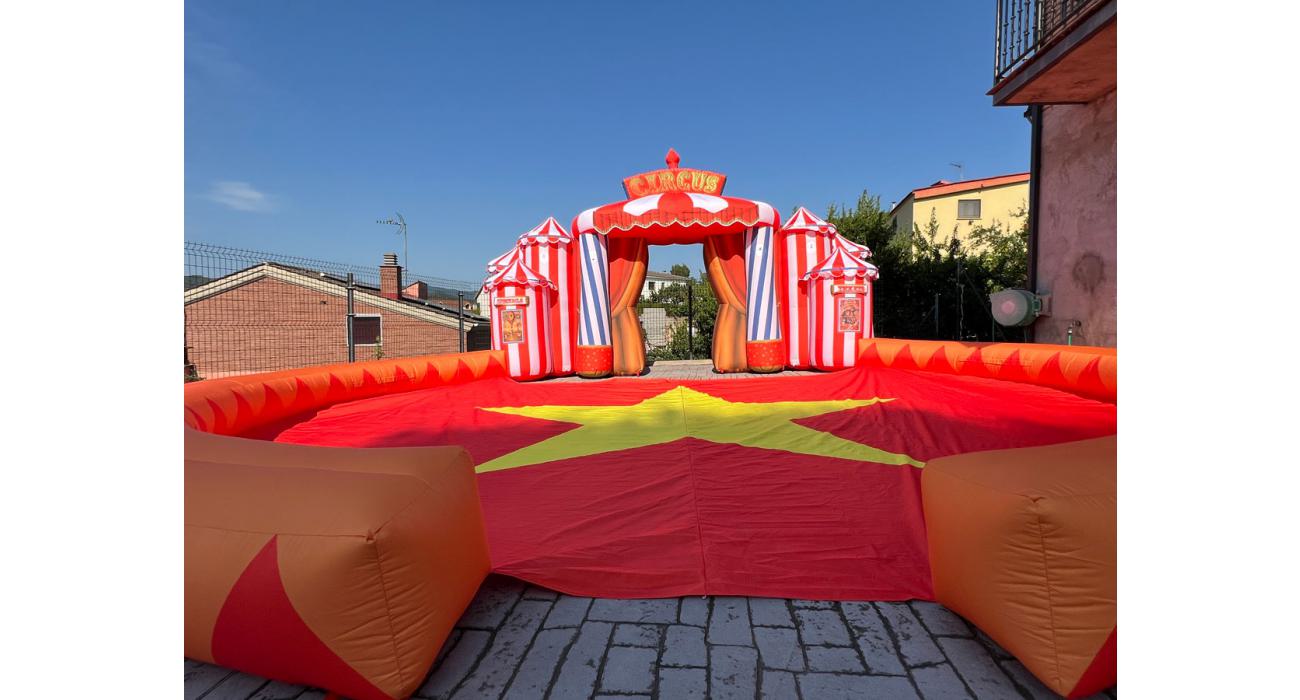 Inflable decoratiu de pista de circ per a esdeveniments i festes temàtiques