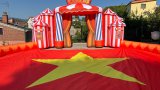 Inflable decoratiu de pista de circ per a esdeveniments i festes temàtiques