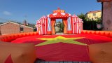 Inflable decoratiu de pista de circ per a esdeveniments i festes temàtiques